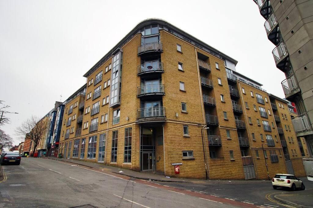 Hamilton Court 1Bedroom Apartment, Bright And Central Location With Balcony And Wi-Fi Bristol Exterior photo